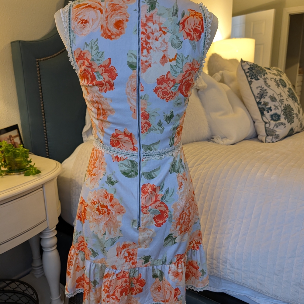Alice + Olivia Floral V-Neck Mini Dress - Picture 2 of 16